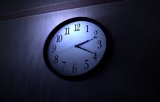 早朝や深夜でも浮気・不倫調査は可能？メリット・デメリットは？